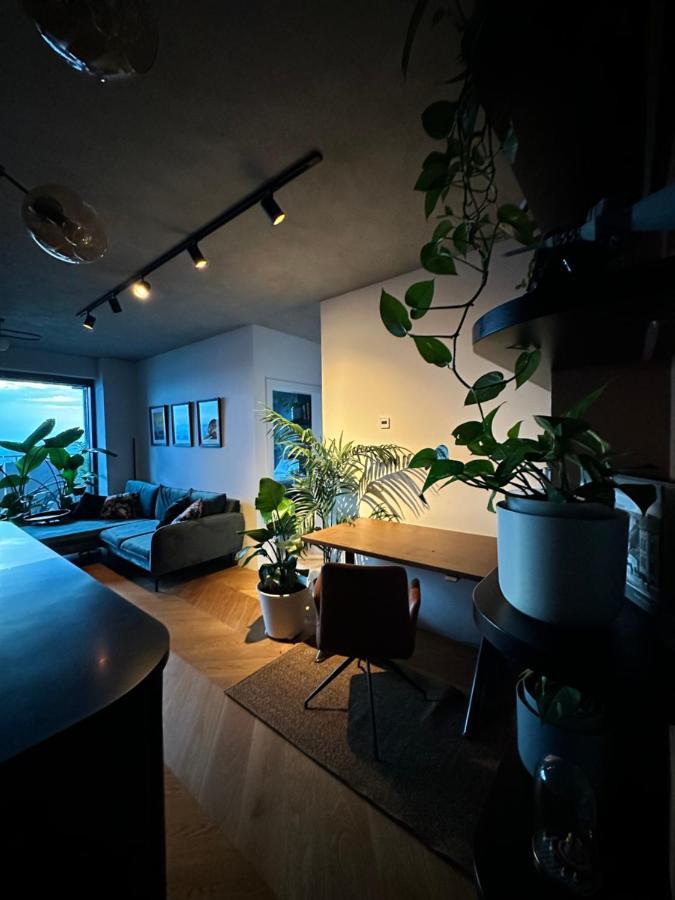 Skyline Elegance With Free Parking Apartamento Bratislava Exterior foto