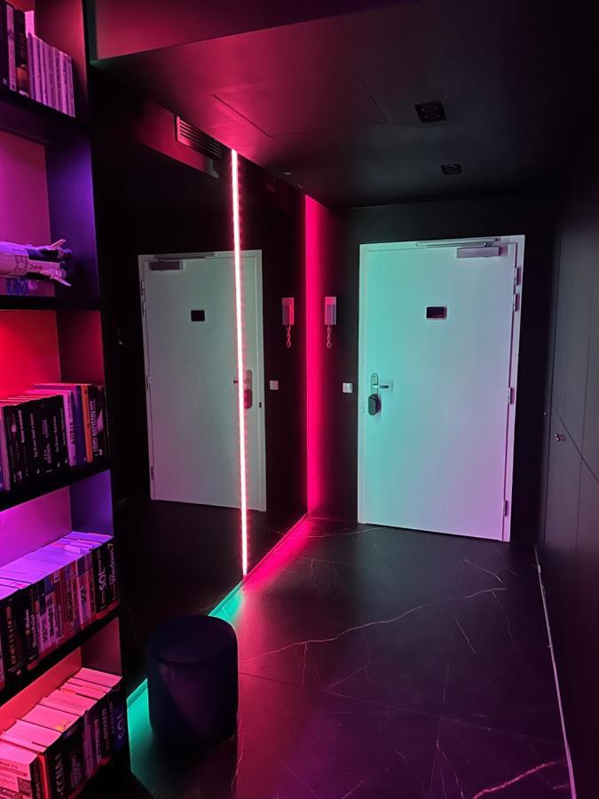 Skyline Elegance With Free Parking Apartamento Bratislava Exterior foto